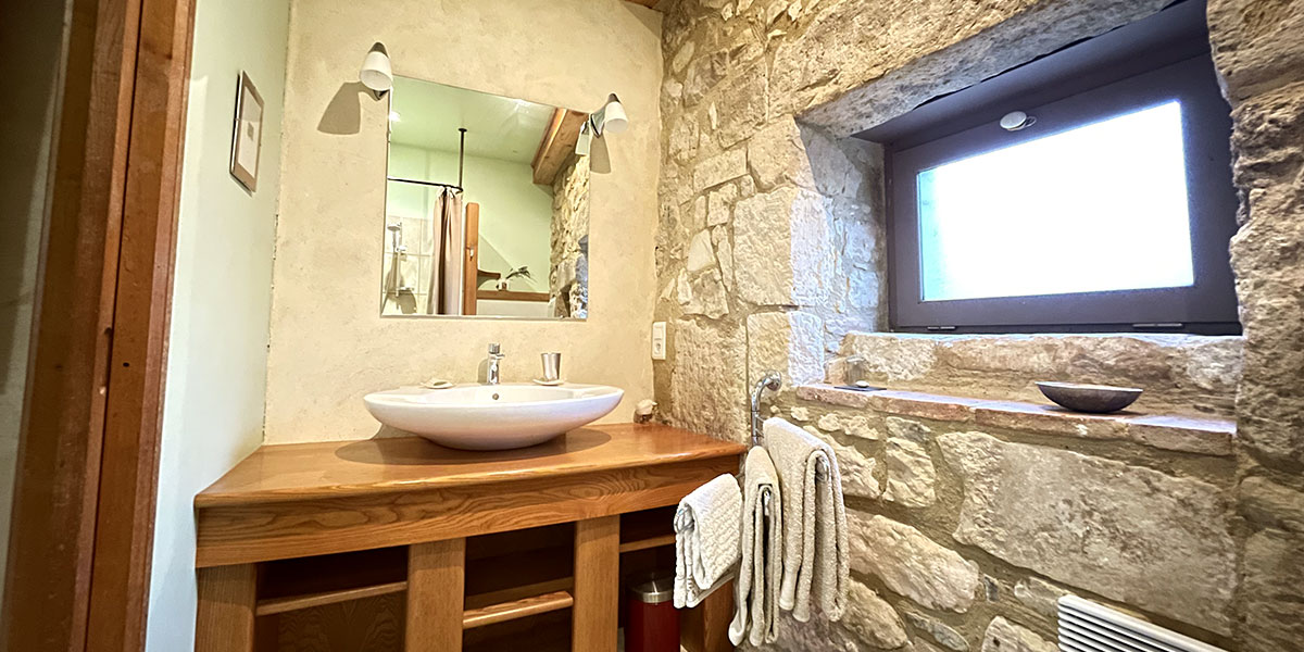 The guest rooms at the mas d Issoire: The Bathroom of the bedroom on the ground floor