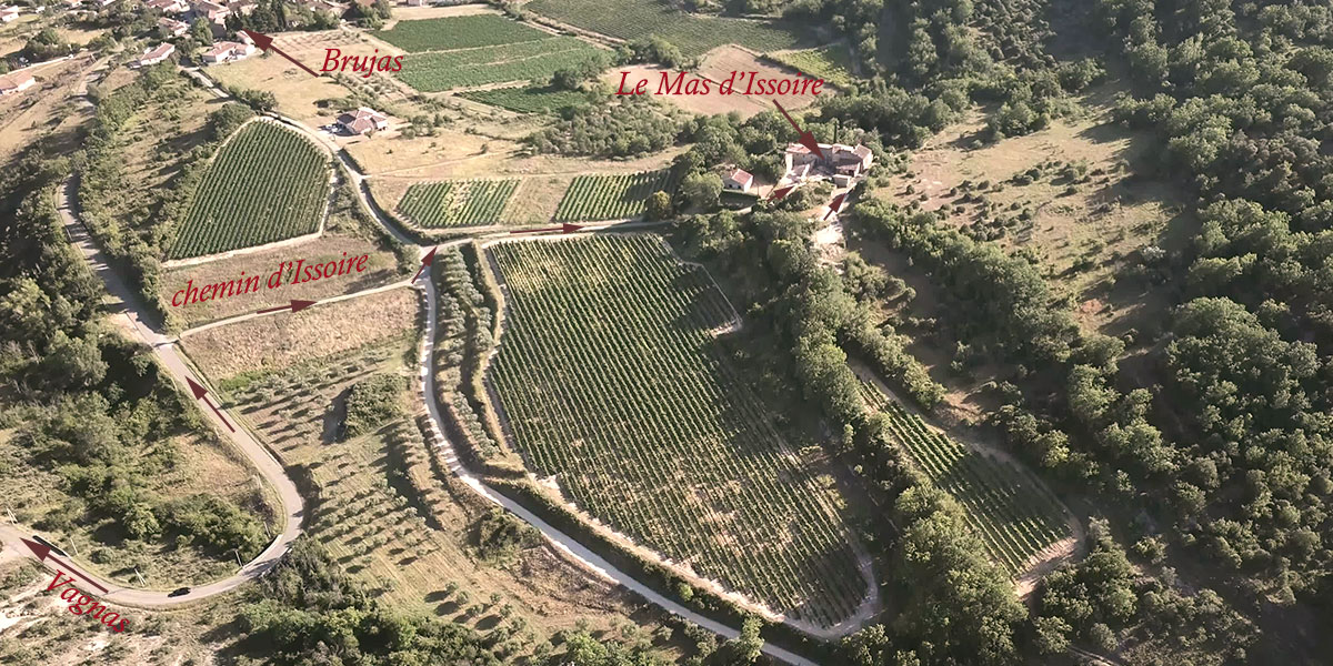 The access plan to our guest rooms from the back of mas d Issoire and view from the sky