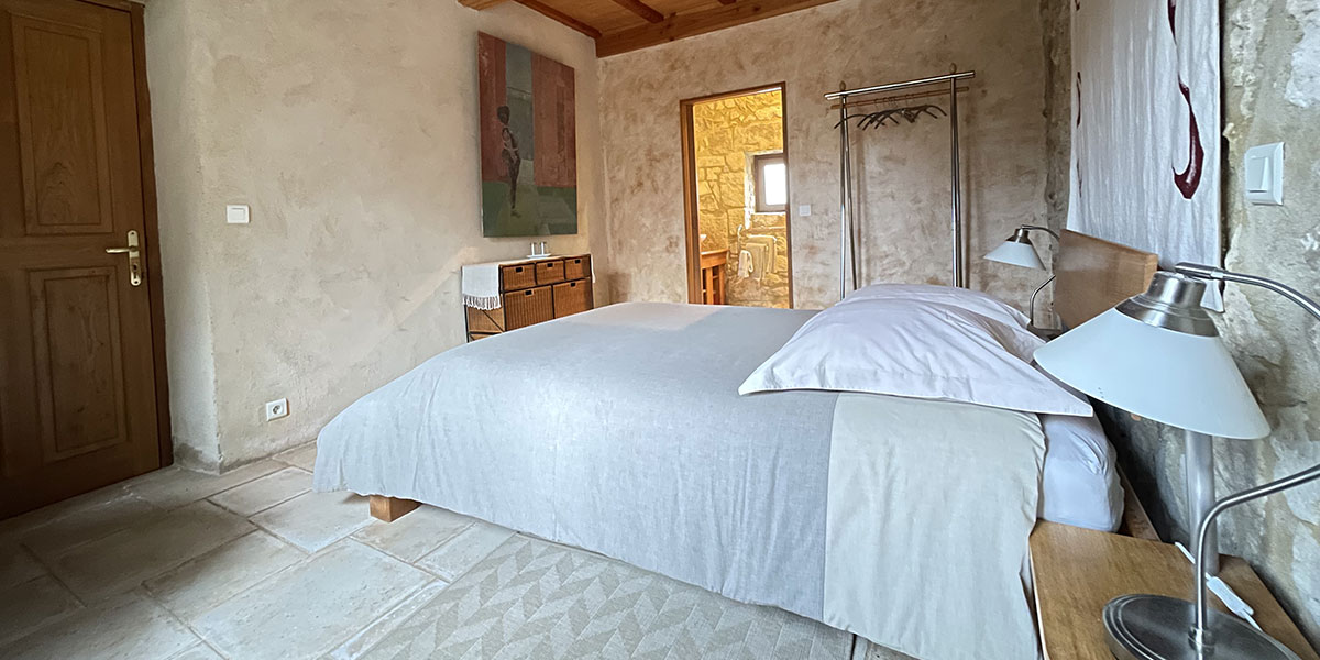 The guest rooms at the mas d Issoire: A vue of the bedroom on the ground floor