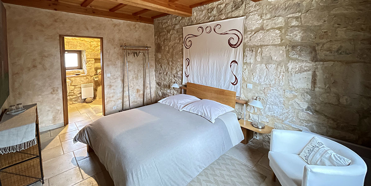 The guest rooms at the mas d Issoire: A vue of the bedroom on the ground floor